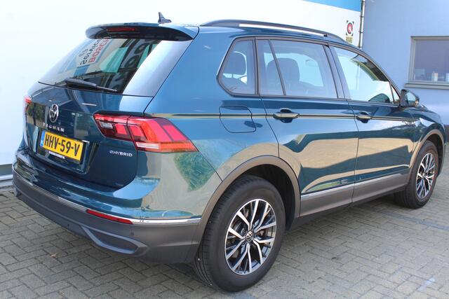 Volkswagen TIGUAN 1.4 TSI eHybrid Life Edition | Achteruitrijcamera | Digital cockpit | Adaptieve cruise controle | Climate controle | Parkeersensoren V+A | Elektrische kofferklep | Keyless entry/start | Navigatie | Apple CarPlay/Android Auto | Schakelmogelijkheid aan stuu