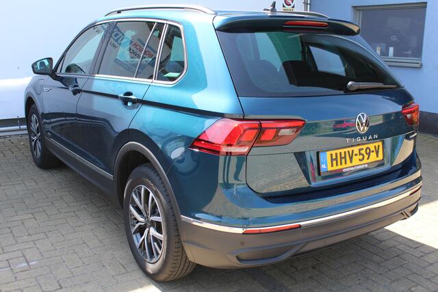 Volkswagen TIGUAN 1.4 TSI eHybrid Life Edition | Achteruitrijcamera | Digital cockpit | Adaptieve cruise controle | Climate controle | Parkeersensoren V+A | Elektrische kofferklep | Keyless entry/start | Navigatie | Apple CarPlay/Android Auto | Schakelmogelijkheid aan stuu