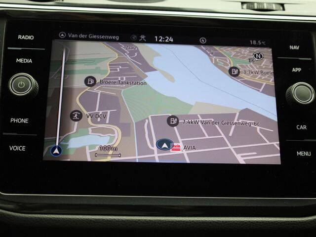 Volkswagen TIGUAN 1.5TSIe/150PK R Line Black style DSG · Navigatie · Stoel- & stuurverwarming · Camera + Parkeersensoren