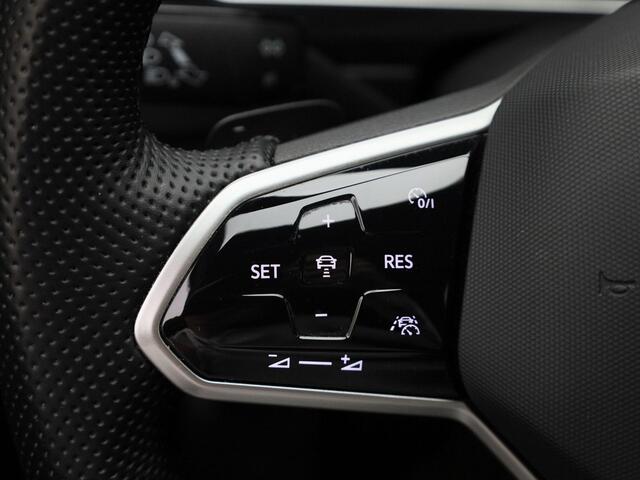 Volkswagen TIGUAN 1.5TSIe/150PK R Line Black style DSG · Navigatie · Stoel- & stuurverwarming · Camera + Parkeersensoren