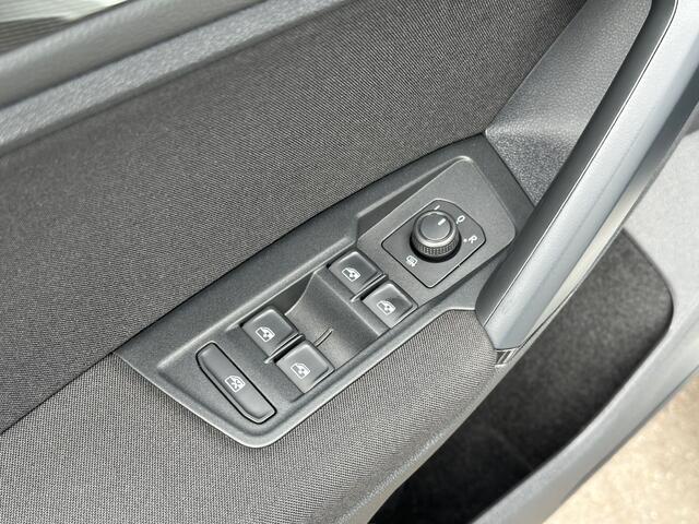 Volkswagen TIGUAN 1.5 TSI ACT 150pk R-line | Virtual cockpit | Camera | Ergo stoel | Rijklaar incl. 1 jaar Bovag garantie