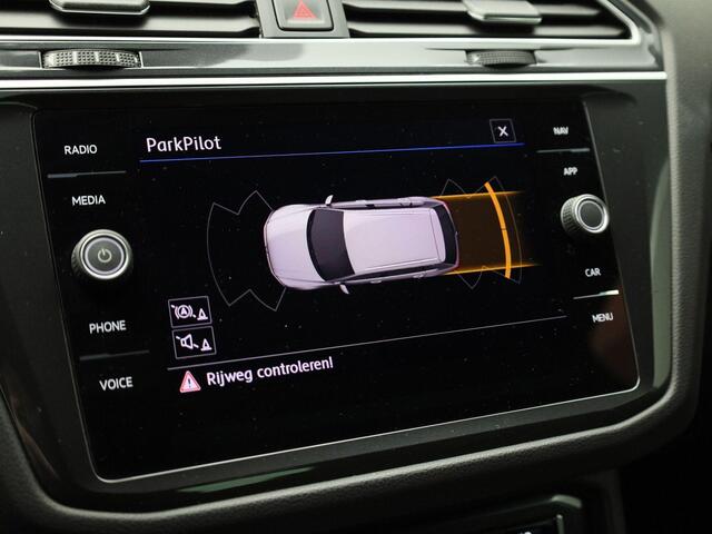 Volkswagen TIGUAN 1.5TSI/150PK ACT Comfortline Bus DSG · Panoramadak · Trekhaak · Navigatie
