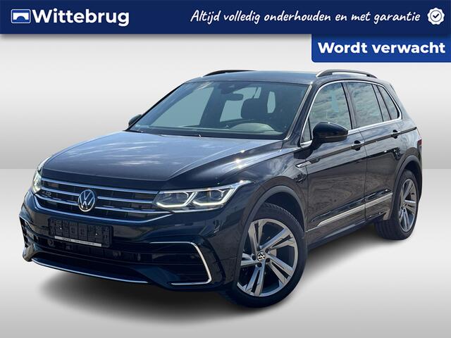 Volkswagen TIGUAN 1.5 TSI 150PK DSG R-Line / Digital Cockpit Pro / Parkeersensoren vóór en achter / Getint Glas / 19'' LMV / VW