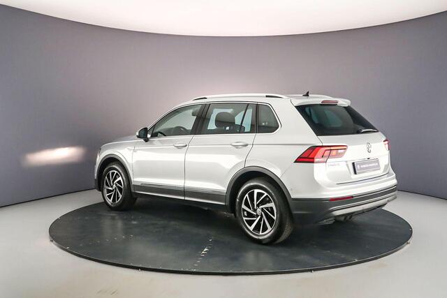 Volkswagen TIGUAN Comfortline 1.5 TSI 150pk DSG Automaat Adaptive cruise control, Navigatie, Achteruitrijcamera, Stoelverwarming, Airco, Parkeersensoren, DAB, Radio, Bluetooth