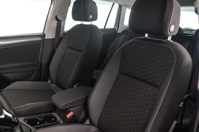 Volkswagen TIGUAN Comfortline 1.5 TSI 150pk DSG Automaat Adaptive cruise control, Navigatie, Achteruitrijcamera, Stoelverwarming, Airco, Parkeersensoren, DAB, Radio, Bluetooth