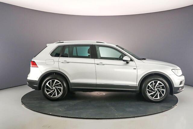 Volkswagen TIGUAN Comfortline 1.5 TSI 150pk DSG Automaat Adaptive cruise control, Navigatie, Achteruitrijcamera, Stoelverwarming, Airco, Parkeersensoren, DAB, Radio, Bluetooth