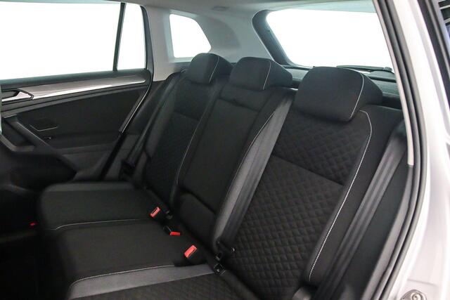 Volkswagen TIGUAN Comfortline 1.5 TSI 150pk DSG Automaat Adaptive cruise control, Navigatie, Achteruitrijcamera, Stoelverwarming, Airco, Parkeersensoren, DAB, Radio, Bluetooth