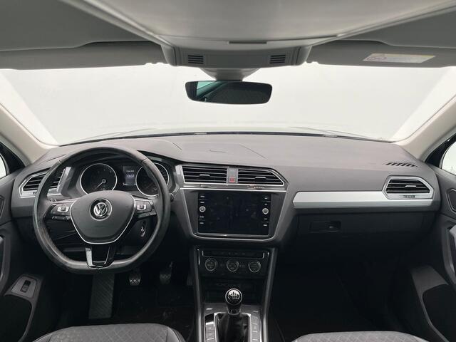 Volkswagen TIGUAN 1.4 TSi 125 Pk Comfortline Business | Adaptive Cruise | CarPlay | Navigatie | Bluetooth | 17 Inch | Trekhaak | 84.892 Km!!