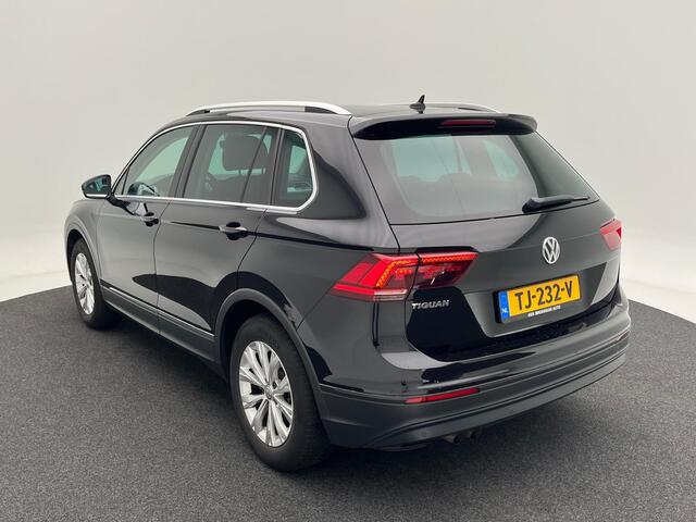 Volkswagen TIGUAN 1.4 TSi 125 Pk Comfortline Business | Adaptive Cruise | CarPlay | Navigatie | Bluetooth | 17 Inch | Trekhaak | 84.892 Km!!