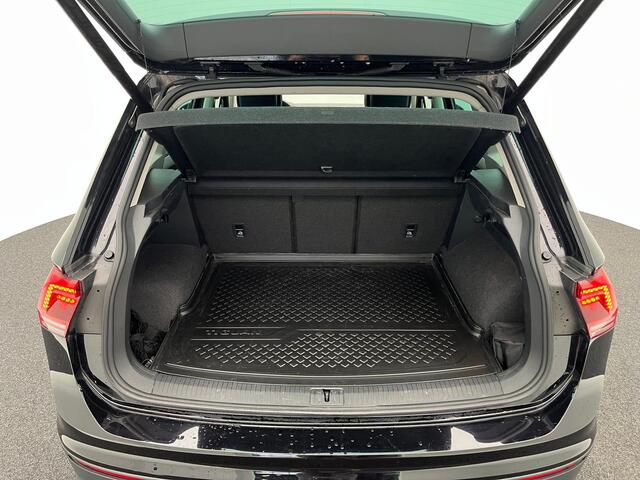 Volkswagen TIGUAN 1.4 TSi 125 Pk Comfortline Business | Adaptive Cruise | CarPlay | Navigatie | Bluetooth | 17 Inch | Trekhaak | 84.892 Km!!