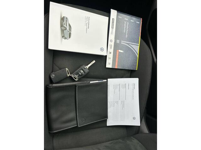 Volkswagen TIGUAN Allspace 1.5 TSI Comfortline Business Virtual cockpit / Panoramadak