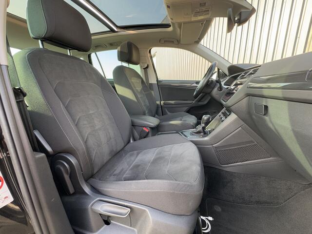 Volkswagen TIGUAN 1.4 TSI ACT Highline/Automaat/Dakje/Trekhaak/Stoelverwarming