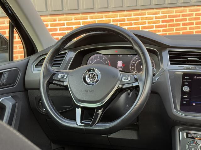 Volkswagen TIGUAN 1.4 TSI ACT Highline/Automaat/Dakje/Trekhaak/Stoelverwarming