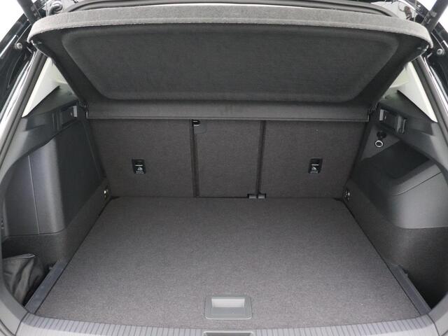 Volkswagen TIGUAN 1.5 eHybrid Life Edition 204PK DSG full led, adaptive cruise met travel assist, side assist, stoelverwarming voor-achter, stuurwielverwarming, alarm, achteruitrijcamera, 18" lichtmetaal