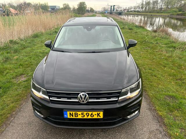 Volkswagen TIGUAN 1.4 TSI Connected Series Pano / Trekhaak / Nieuwstaat!