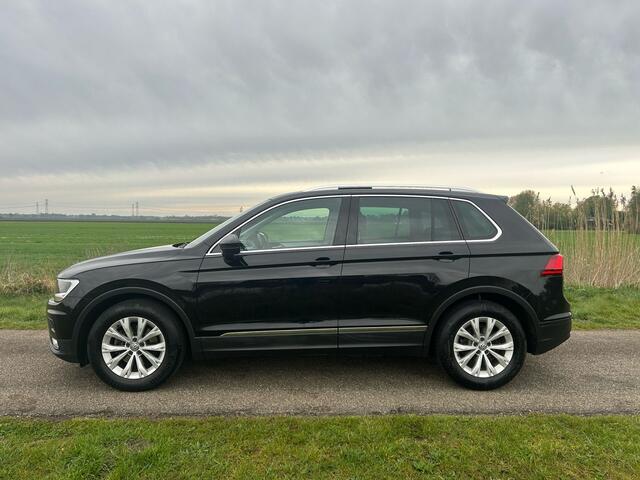 Volkswagen TIGUAN 1.4 TSI Connected Series Pano / Trekhaak / Nieuwstaat!