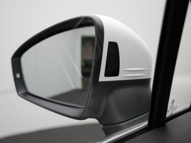 Volkswagen TIGUAN 1.4 TSI eHybrid 245 pk DSG R-Line Business+ | Navigatie | Keyless Entry | Adaptive Cruise | Achteruitrijcamera | Climatronic