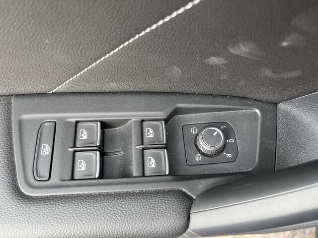 Volkswagen TIGUAN 1.4 TSI eHybrid 2x R-Line / AUTOMAAT/ PANO/ TREKHAAK/ 2X R-LINE/ 245PK/ 20" LMV/ HEAD-UP DISPLAY/ ADAPT. CRUISE/ PARK. SENSOREN/ 360 CAMERA/ NAVI/ RIJ-MODI/ DAB/ APP-CONNECT/ BLUETOOTH/ CLIMA/ STOEL-STUUR VERWARM.