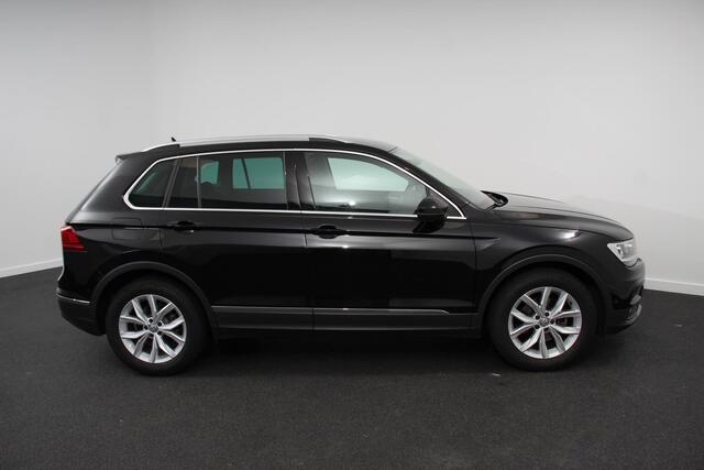 Volkswagen TIGUAN 1.5 TSI 150pk ACT DSG Highline Team Navigatie Climate Control Camera Electrisch bedienbare achterklep Extra getinte ramen Adaptive Cruise Control Trekhaak