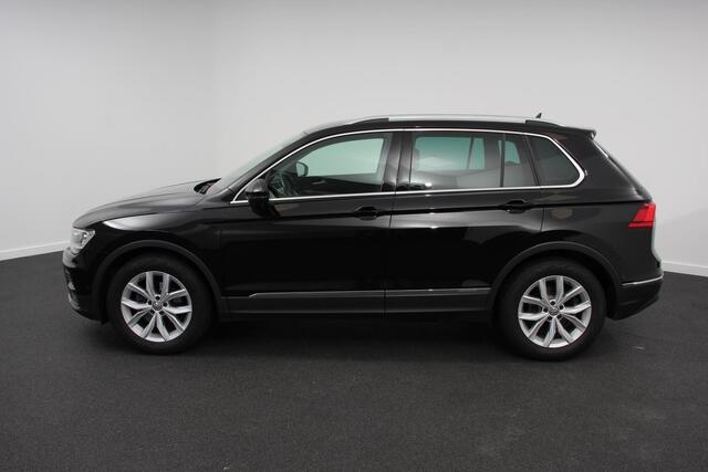 Volkswagen TIGUAN 1.5 TSI 150pk ACT DSG Highline Team Navigatie Climate Control Camera Electrisch bedienbare achterklep Extra getinte ramen Adaptive Cruise Control Trekhaak
