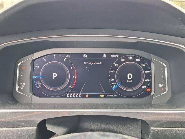 Volkswagen TIGUAN Allspace 1.5 TSI R-Line 150pk DSG / 7 persoons / Panoramadak / Navigatie / Leder / Camera / 20"LM Velgen / LED verlichting