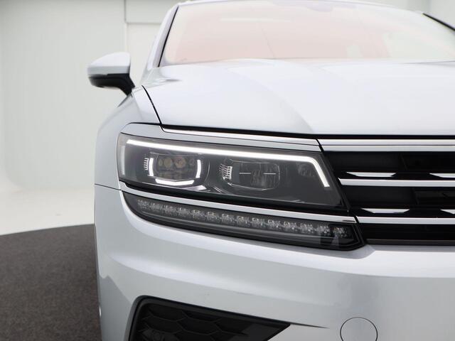 Volkswagen TIGUAN 1.5 TSi 150 Pk Automaat Highline | Adaptive Cruise | Bluetooth | CarPlay | Navigatie | Stoelverwarming | Panoramadak | 360 Camera | 19 Inch | 36.499 Km!!