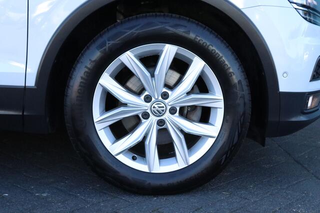 Volkswagen TIGUAN 1.4 TSI Highline Executive ECC|ADAPT.CRUISE|CARPLAY|NAV|DIGI.DASHB|STOELVER|KEYLESS|ELEK.A.KLEP|A.R.CAM|PDC