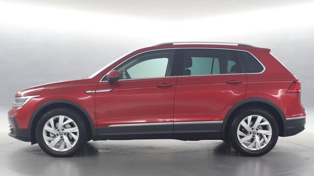 Volkswagen TIGUAN 1.5 TSI 150pk Life Business DSG / Navigatie / Stoelverwarming / Panoramadak / Camera