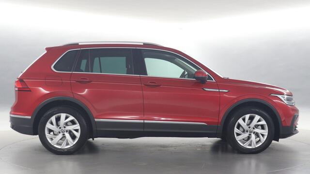 Volkswagen TIGUAN 1.5 TSI 150pk Life Business DSG / Navigatie / Stoelverwarming / Panoramadak / Camera