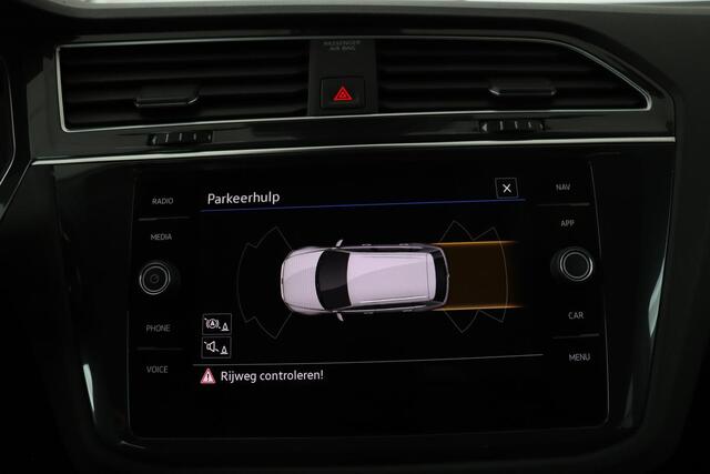 Volkswagen TIGUAN 1.4 TSI eHybrid Life | Stoel & stuurverwarming | Carplay | Adaptive cruise | Full LED | Navigatie | Parkeerhulp | Active Info Display