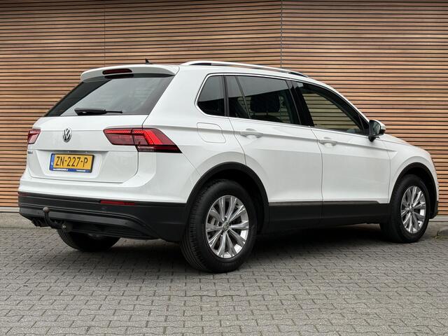 Volkswagen TIGUAN 1.5 TSI ACT Comfortline Business Navi / Adapt. Cruise / Elektrische Klep / Trekhaak