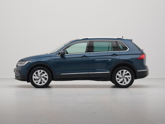 Volkswagen TIGUAN 1.4 TSI 245pk eHybrid Life Navigatie Stoelverwarming Side Assist Acc 194