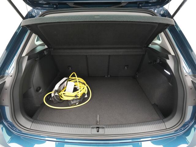 Volkswagen TIGUAN 1.4 TSI 245pk eHybrid Life Navigatie Stoelverwarming Side Assist Acc 194