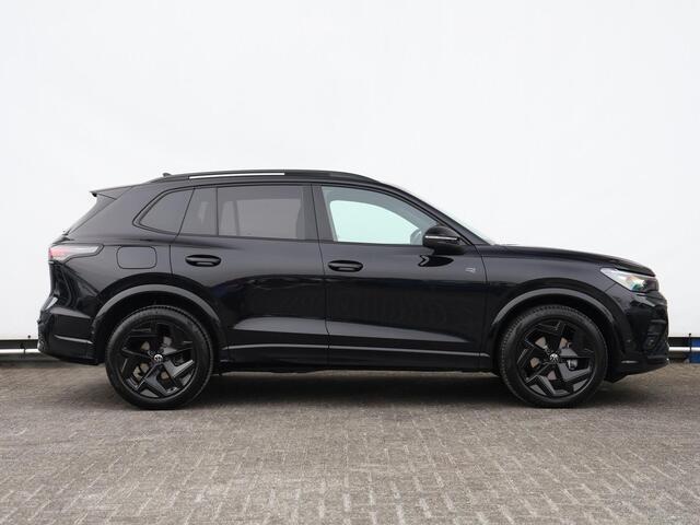 Volkswagen TIGUAN 1.5 eTSI R-Line Edition 150pk DSG | Black Style | LED Matrix | Panoramadak | Keyless | Side assist | 360 Camera