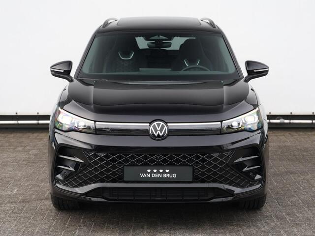 Volkswagen TIGUAN 1.5 eTSI R-Line Edition 150pk DSG | Black Style | LED Matrix | Panoramadak | Keyless | Side assist | 360 Camera