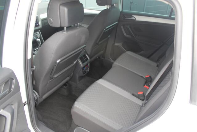 Volkswagen TIGUAN 1.4 TSI ACT Comfortline | incl. 12 maanden garantie | Adaptive cruise | DAB+ | Navigatie | Parkeersensoren V+A | Lane assist | Verkeersbord detectie | Apple Carplay | Lane assist | Bluetooth | 17" velgen | Isofix | Elektr. inklapbare spiegels |