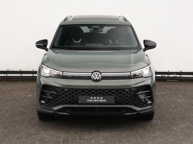 Volkswagen TIGUAN 1.5 eTSI R-Line Edition 150pk DSG | LED Plus | Panoramadak | Black Style | Winterpakket | Adaptieve Cruise Control | Navigatie | Climate Control | Camera |
