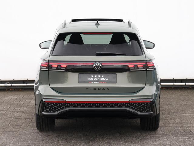 Volkswagen TIGUAN 1.5 eTSI R-Line Edition 150pk DSG | LED Plus | Panoramadak | Black Style | Winterpakket | Adaptieve Cruise Control | Navigatie | Climate Control | Camera |