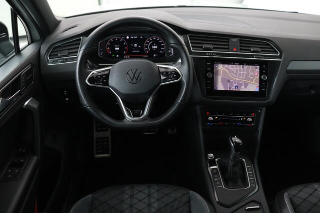 Volkswagen TIGUAN 1.5 TSI R-Line | Panoramadak | 360 camera | Trekhaak | Full LED | Stoelverwarming | Carplay | Harman-Kardon | Adaptive cruise | Navigatie