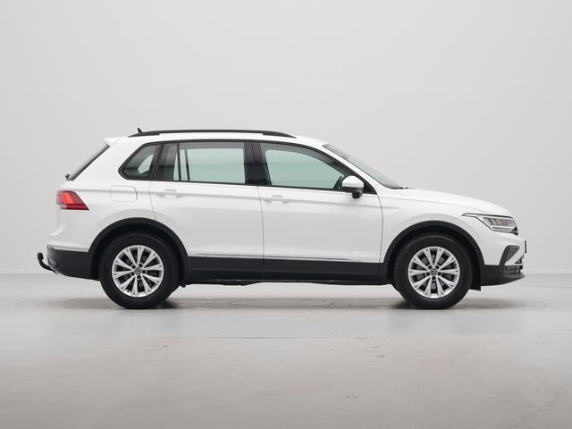Volkswagen TIGUAN 1.5 TSI 130pk Life Business Navigatie Trekhaak Stoelverwarming Acc 83