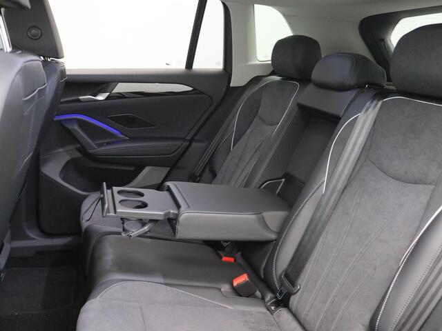 Volkswagen TIGUAN 1.5 eHybrid Elegance 204PK DSG Matrix LED, Navi, Ergo Active Stoel, 360gr. Camera, Keyless, Side Assist, Virtual Pedal, Trekhaak, 19" LM Velgen