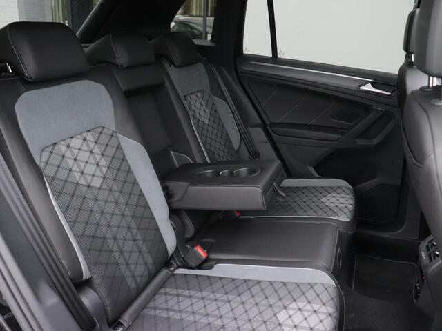 Volkswagen TIGUAN 1.4 TSI eHybrid R-Line Business | Elektrisch inklapbare trekhaak | Camera | Stuur & Stoel verwarming | Panorama dak |