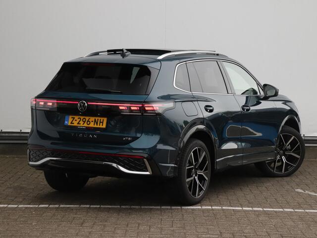 Volkswagen TIGUAN 1.5 eTSI R-Line Business | Keyless | Massage stoelen voor | Panoramadak | 360° camera | Head up Display | Harman Kardon |