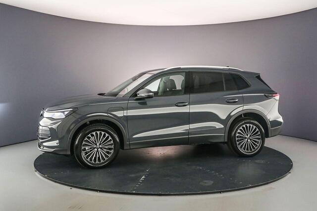 Volkswagen TIGUAN Life Edition 1.5 eHybrid 204pk DSG Automaat Adaptive cruise control, Elektrische achterklep, Navigatie, Achteruitrijcamera, Stuurwiel verwarmd, LED verlichting, Parkeersensoren
