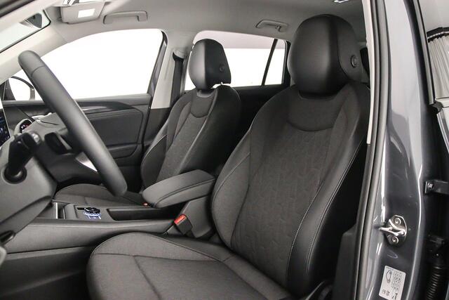 Volkswagen TIGUAN Life Edition 1.5 eHybrid 204pk DSG Automaat Adaptive cruise control, Elektrische achterklep, Navigatie, Achteruitrijcamera, Stuurwiel verwarmd, LED verlichting, Parkeersensoren