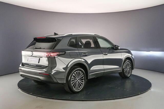 Volkswagen TIGUAN Life Edition 1.5 eHybrid 204pk DSG Automaat Adaptive cruise control, Elektrische achterklep, Navigatie, Achteruitrijcamera, Stuurwiel verwarmd, LED verlichting, Parkeersensoren