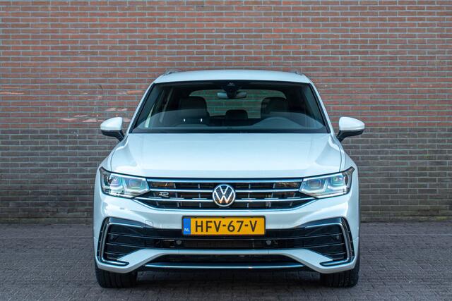 Volkswagen TIGUAN 1.4 TSI eHybrid R-Line, Carplay, Trekhaak, Stoel & Stuurverwarming, Matrix LED, Alcantara, Park Assist, Camera.