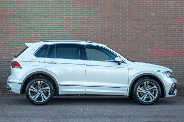 Volkswagen TIGUAN 1.4 TSI eHybrid R-Line, Carplay, Trekhaak, Stoel & Stuurverwarming, Matrix LED, Alcantara, Park Assist, Camera.