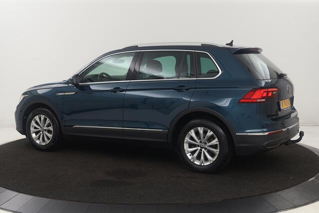 Volkswagen TIGUAN 1.5 TSI Life | Stoelverwarming | Trekhaak | LED Plus | Camera | Massage | Navigatie | Adaptive cruise | Ergo Active | Navigatie | Keyless