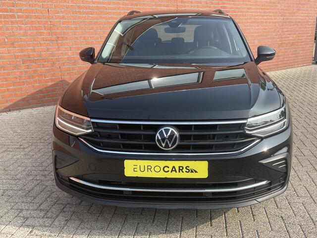 Volkswagen TIGUAN 1.5 TSI 150pk DSG Life | Panoramadak | Navigatie | d.m.v. Apple Carplay / Android Auto | Parkeersensoren | Adaptive Cruise Control | Stoel- en stuurverwarming | Ledverlichting | Getinte ramen | Climate Control